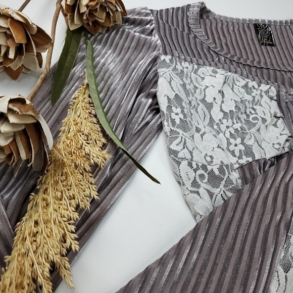 Andrade Lavender Lace Silver Stripe Shimmer Top S - Picture 9 of 16
